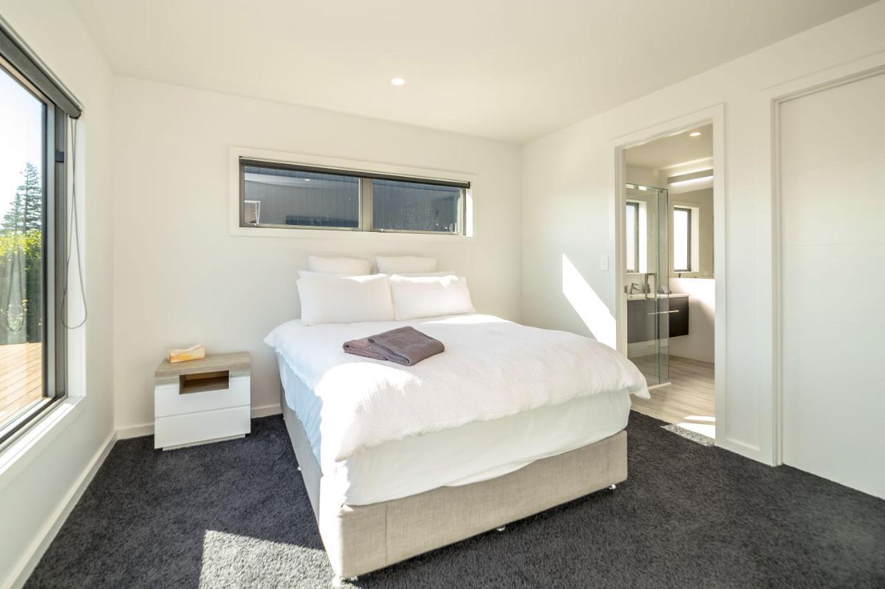 Pinot Paradise Villa Martinborough Bagian luar foto
